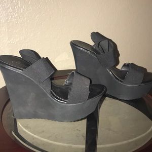 Women’s shoes